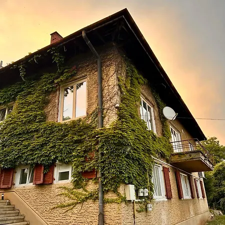 Cloos - Elegant With Panoramic View Apartment