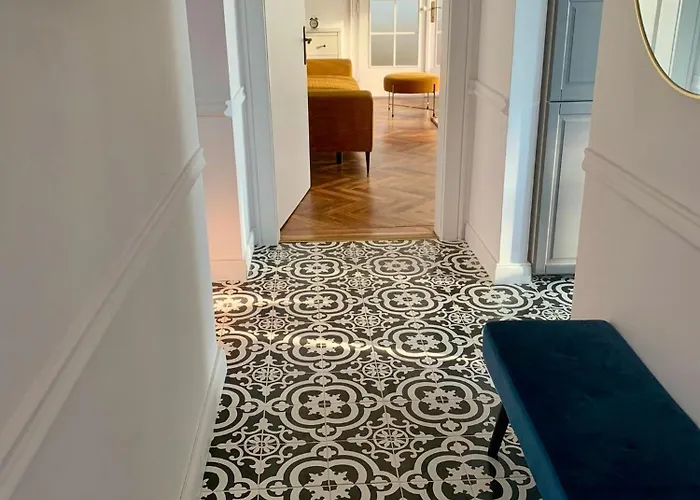 Cloos - Elegant With Panoramic View *