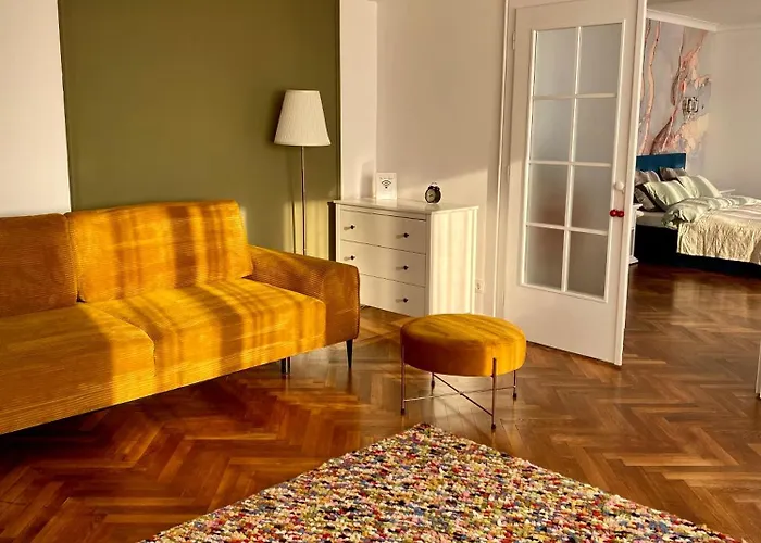 Cloos - Elegant With Panoramic View *