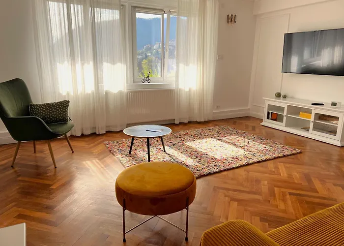 Cloos - Elegant With Panoramic View