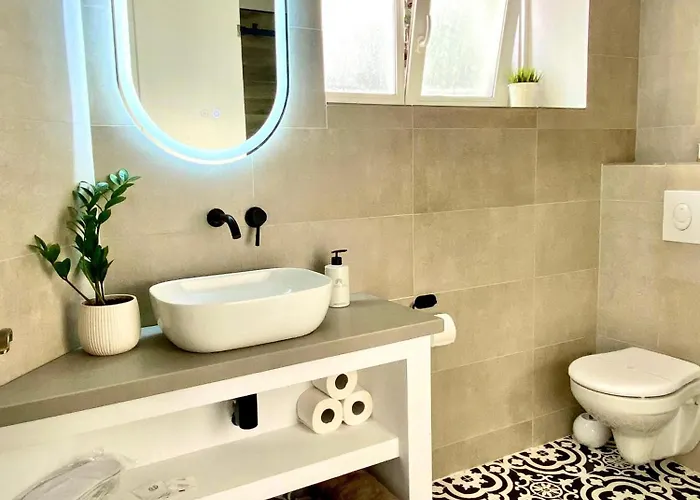 Cloos - Elegant With Panoramic View