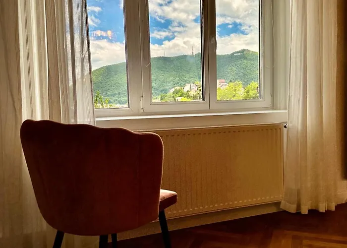 Cloos - Elegant With Panoramic View